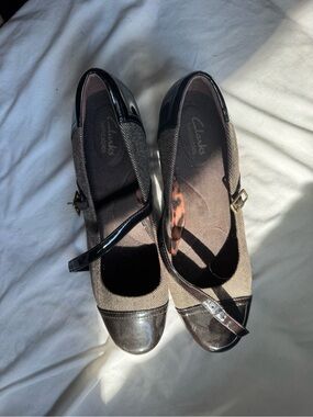 Clarks Brown Mary Jane Flats with Patent Trim